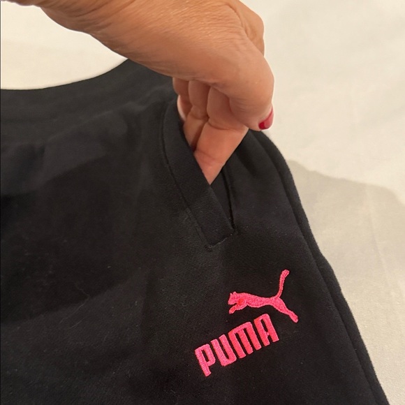 Puma Kids Black Fleece Sweats Joggers with Pink Logo Size 14/16 - Picture 5 of 11